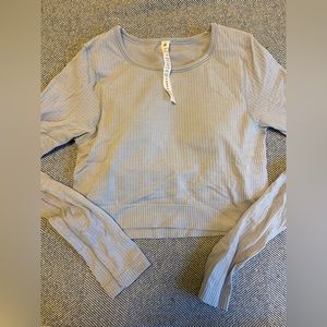 LuluLemon NWOT Ebb to Street long sleeve shirt size 6 in blue linen